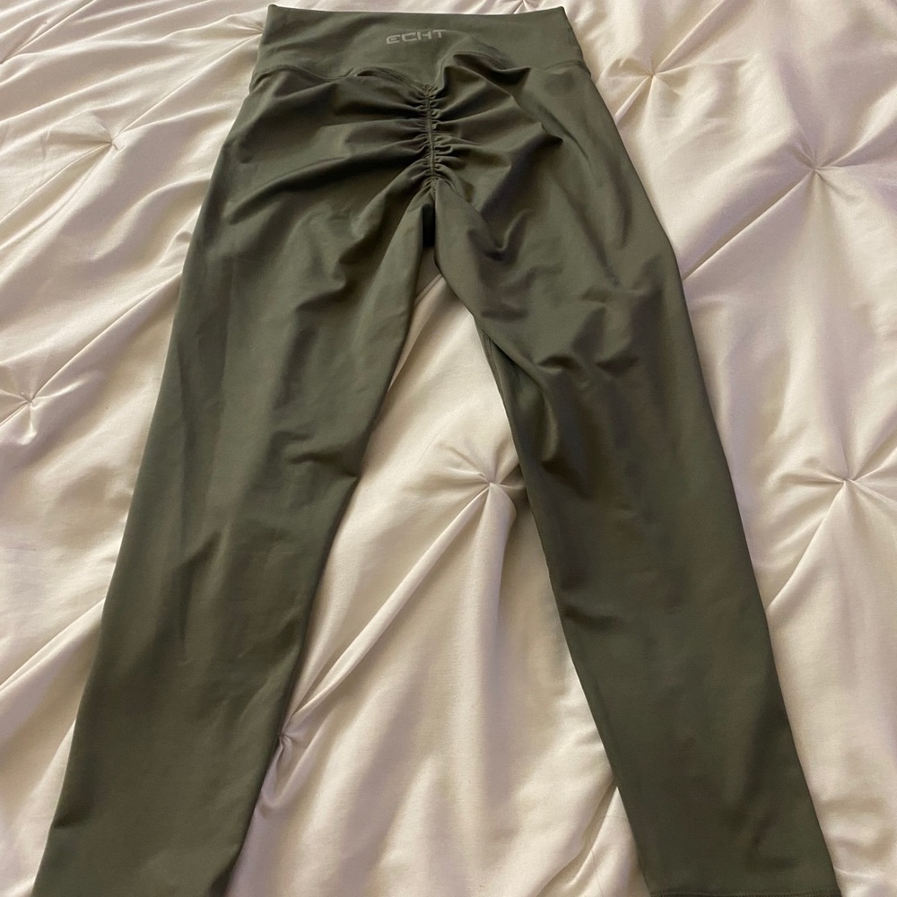 Olive green activewear leggings